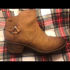 TEVA Foxy Low Waterproof Leather Boot